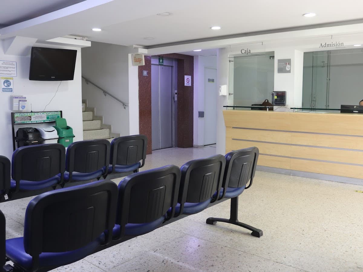 Centro Médico Por Salud Cali/ Brackets & Sonrisas | Consulta particular — foto