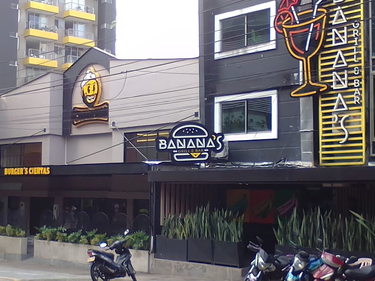 Banana's Grill And Bar