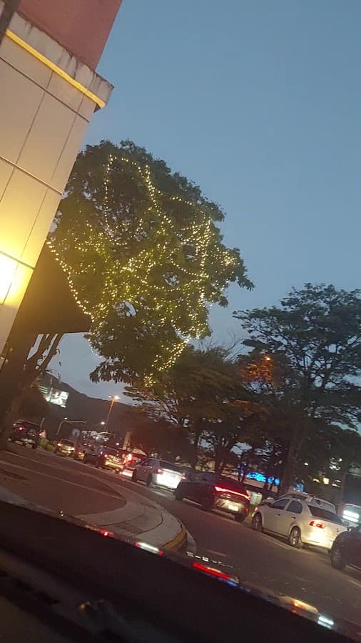 Carrefour Hypermarket — foto