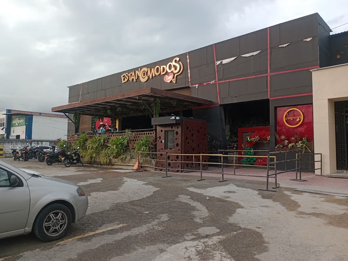 El Desmadre Disco Bar