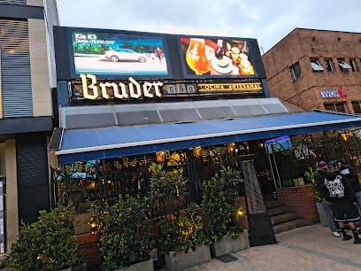 MICROCERVECERIA BY BRUDER — foto