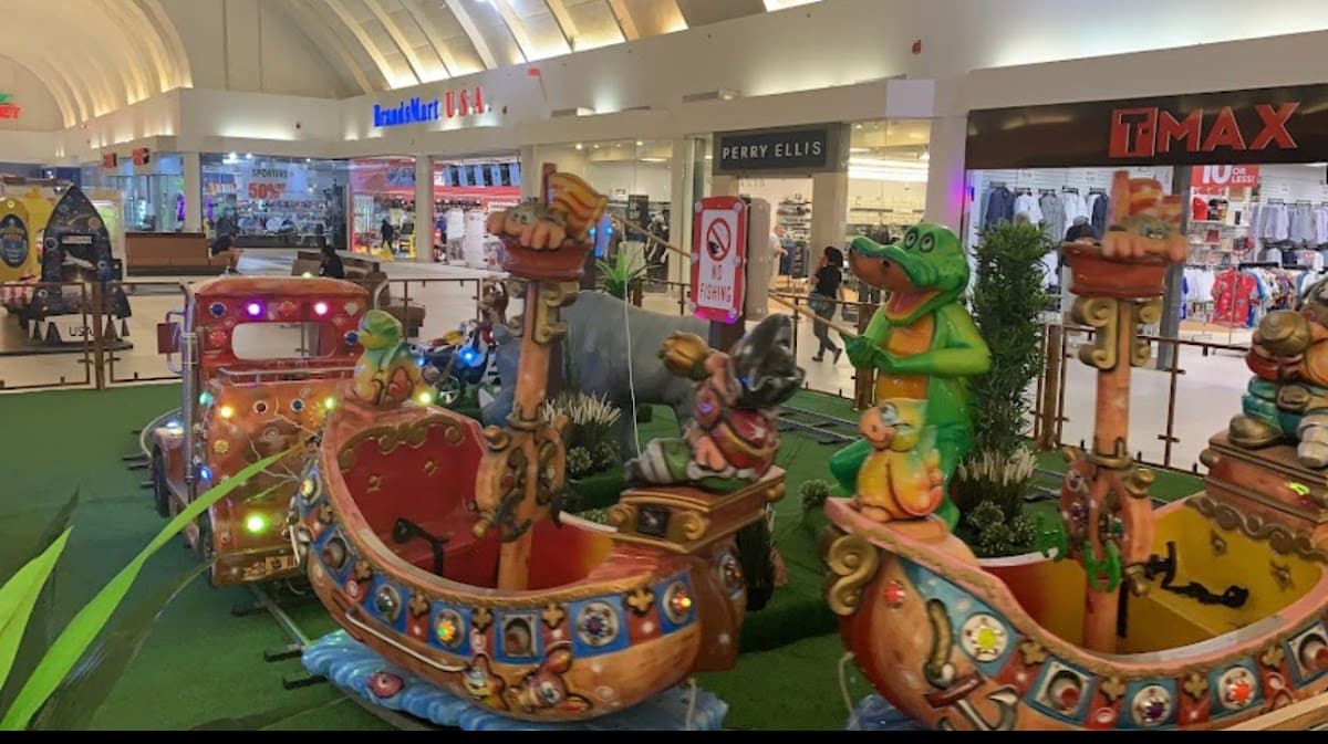 Adventure Kids USA at Miami International Mall — foto