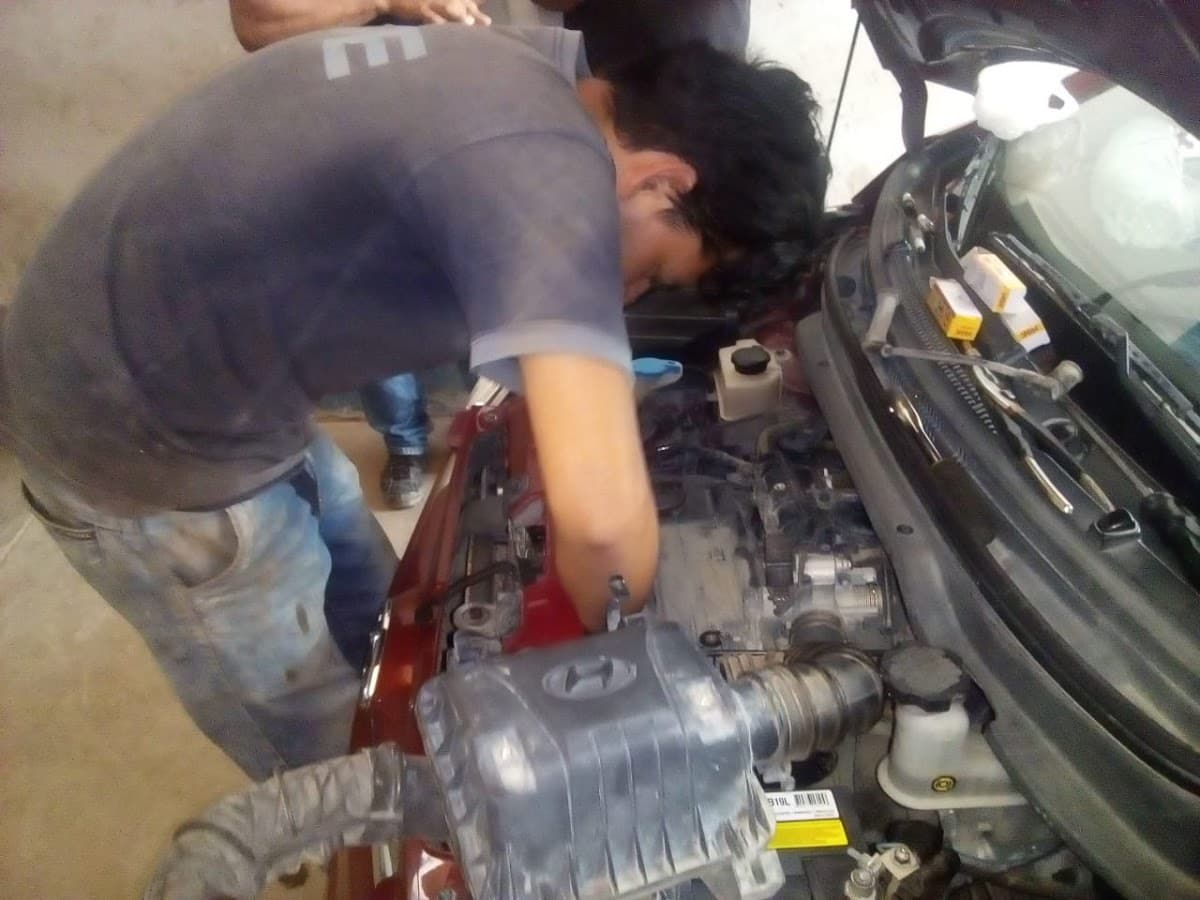 Inyección electrónica automotriz Carmona — foto