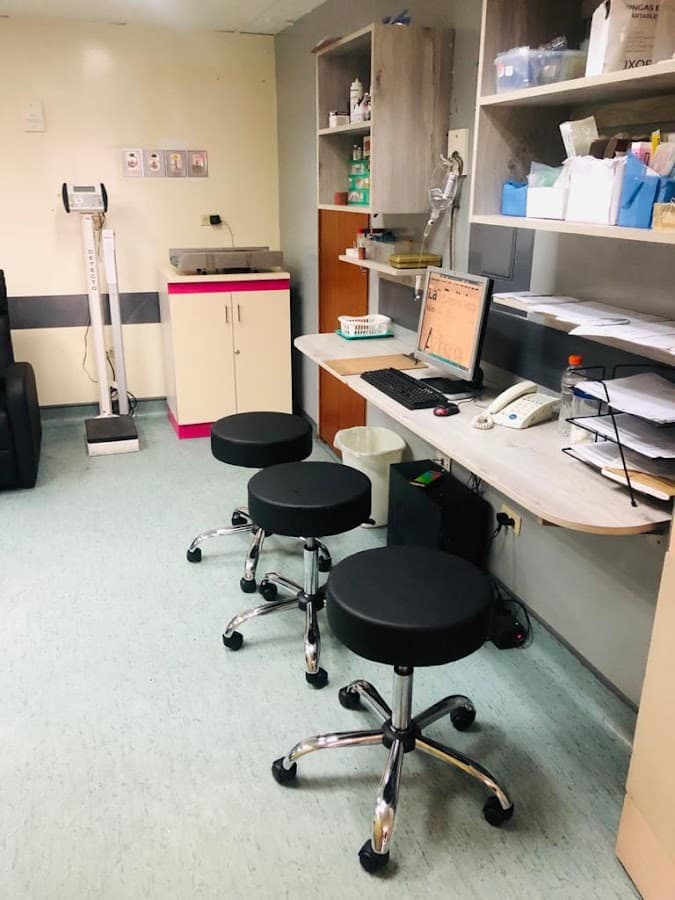 Centro Medico las Delicias / AISA — foto