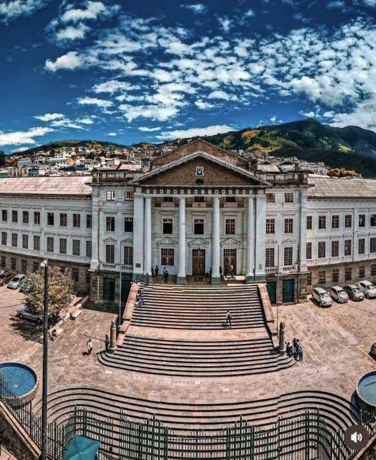Instituto Nacional Mejía