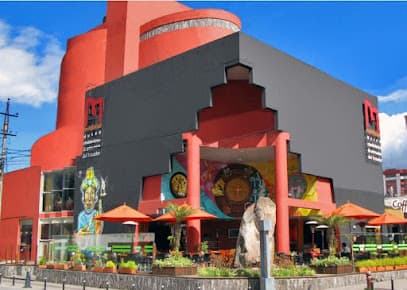 Mindalae: Museo de grupos étnicos del Ecuador, tienda de artesanías