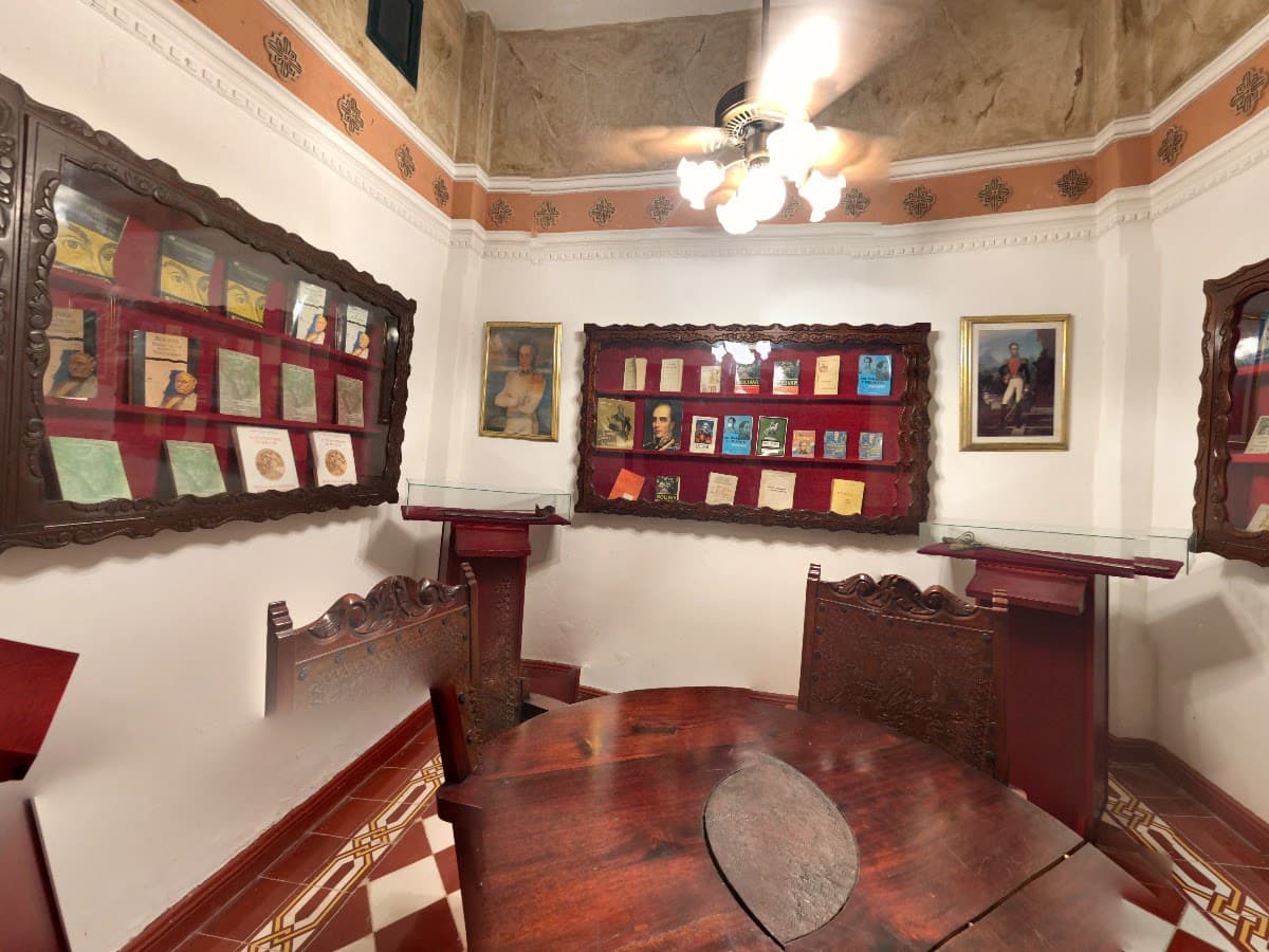 Museo Bibliográfico Bolívariano — foto