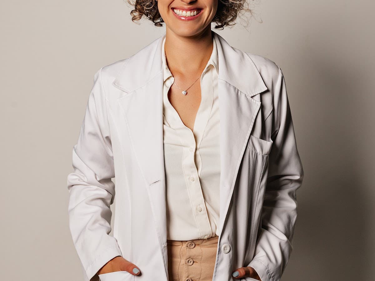 Dra. Anna Carolina Nogueira Simch — foto