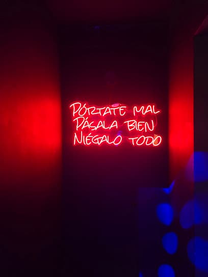 ZOE CARACAS — foto