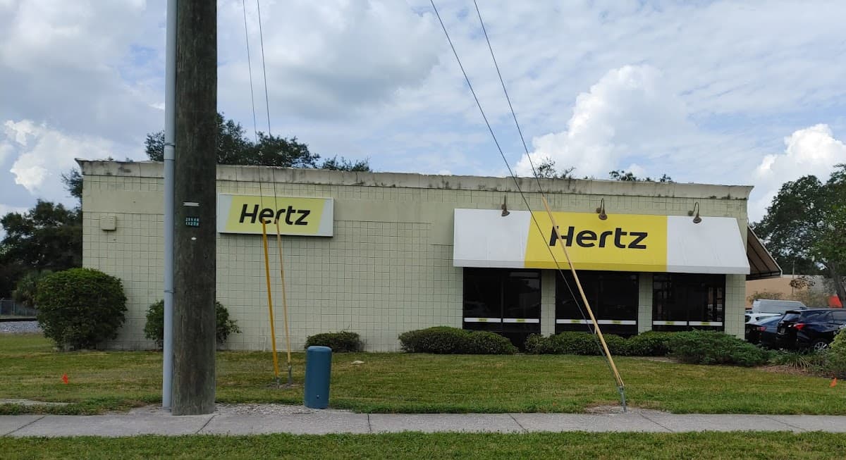 Hertz Car Rental - Tampa - A East Fowler Avenue — foto