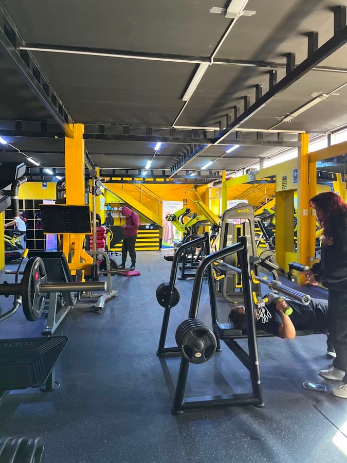 FACTORY CLIMBING & GYM — foto
