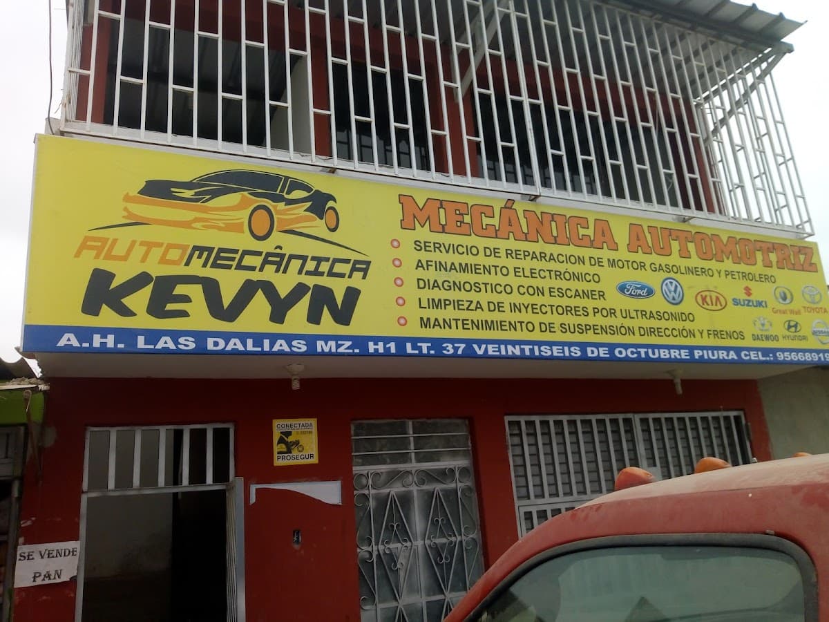 Mecánica automotriz deybi — foto