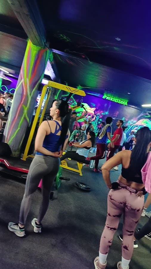 Gimnasio Rock and Rolls Fit, Sede Catia. — foto