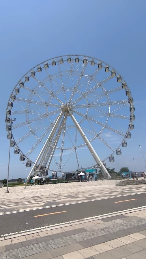 Luna del Rio Barranquilla/ Barranquilla Ferris Wheel — foto