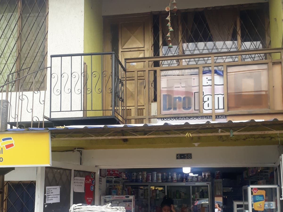 DROGUERIA FARMAOFERTAS LA CUARTA — foto