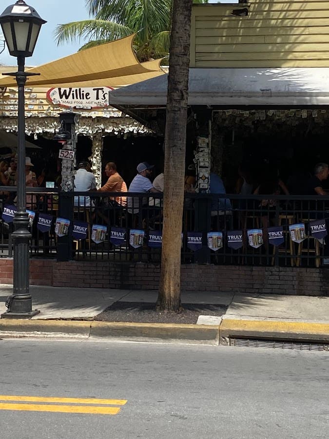 Here You Travel Travel agency in Coral Gables — foto