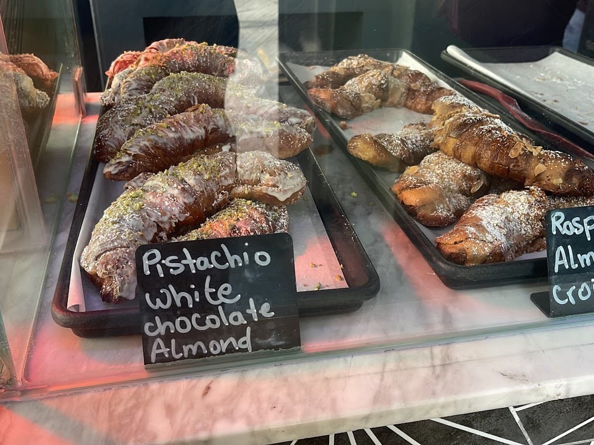 Loic Bakery and Cafe Bar — foto