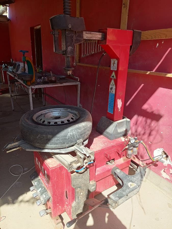 Xpress gomería y cambió de aceites — foto
