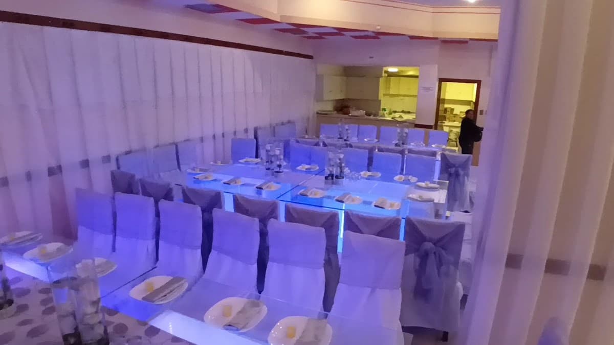 Los Cisnes, Salón de eventos sociales — foto