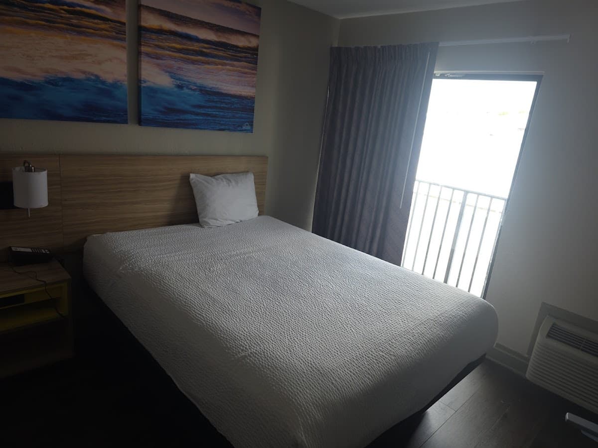 Days Inn & Suites by Wyndham Tampa near Ybor City — foto