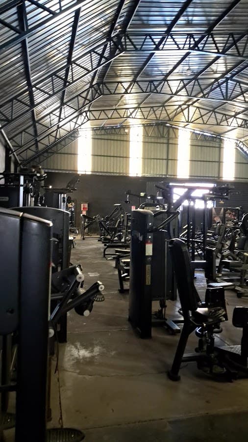 NO LIMITS HARDCORE GYM — foto