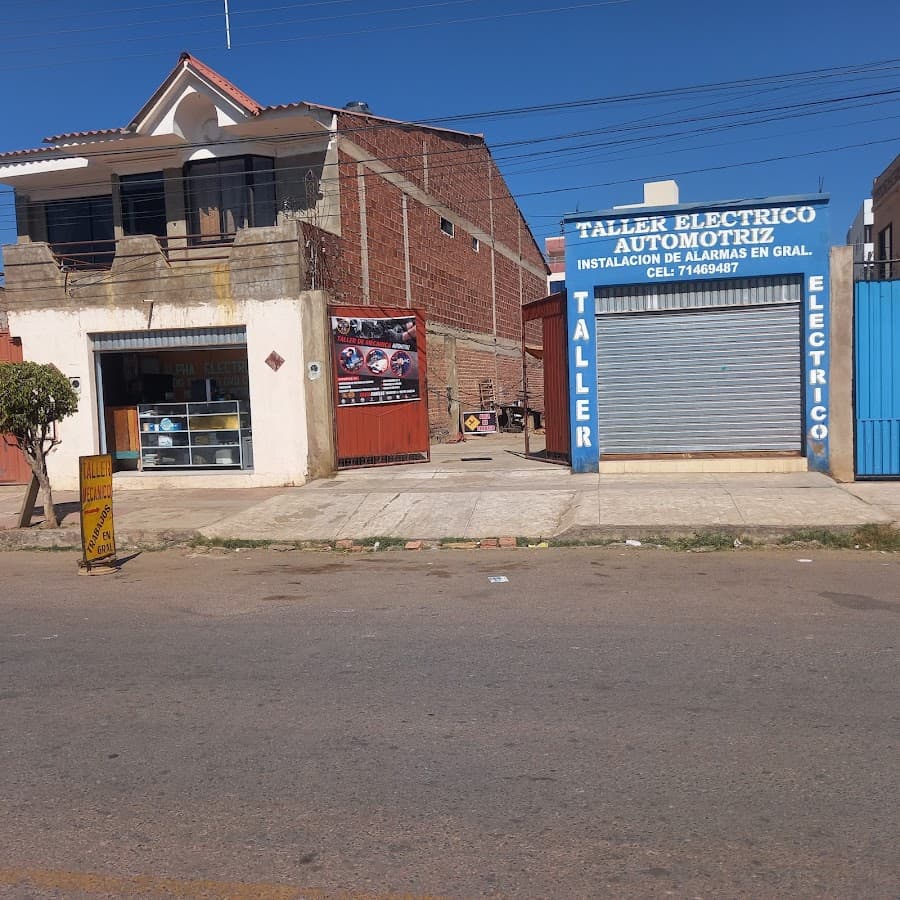 Mecánica automotriz mantenimiento en general — foto