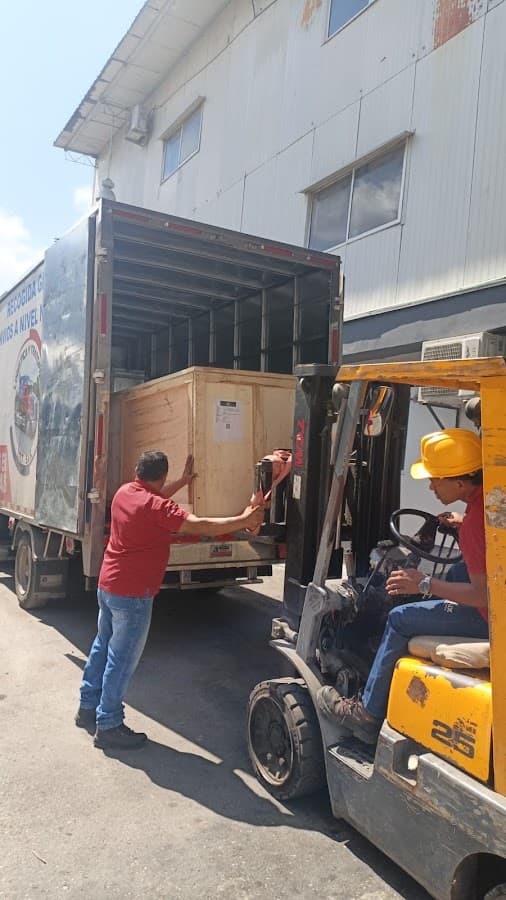 Logística y Transporte TNT S.A.S — foto