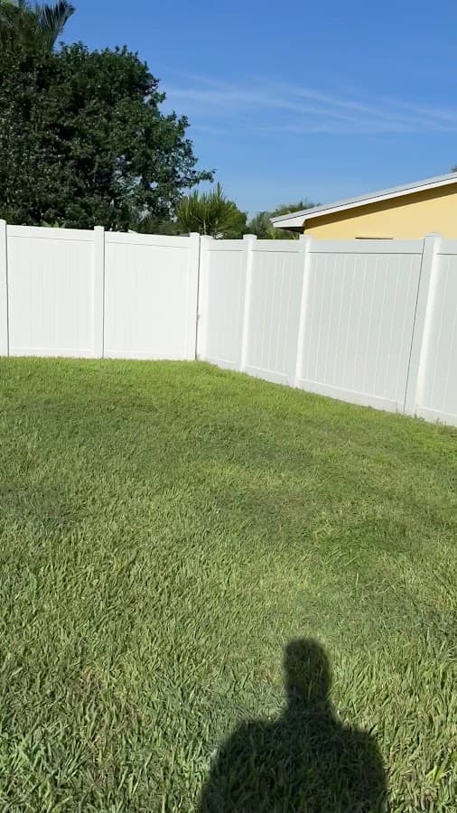 Landscaping MOWBLOWTRIM — foto