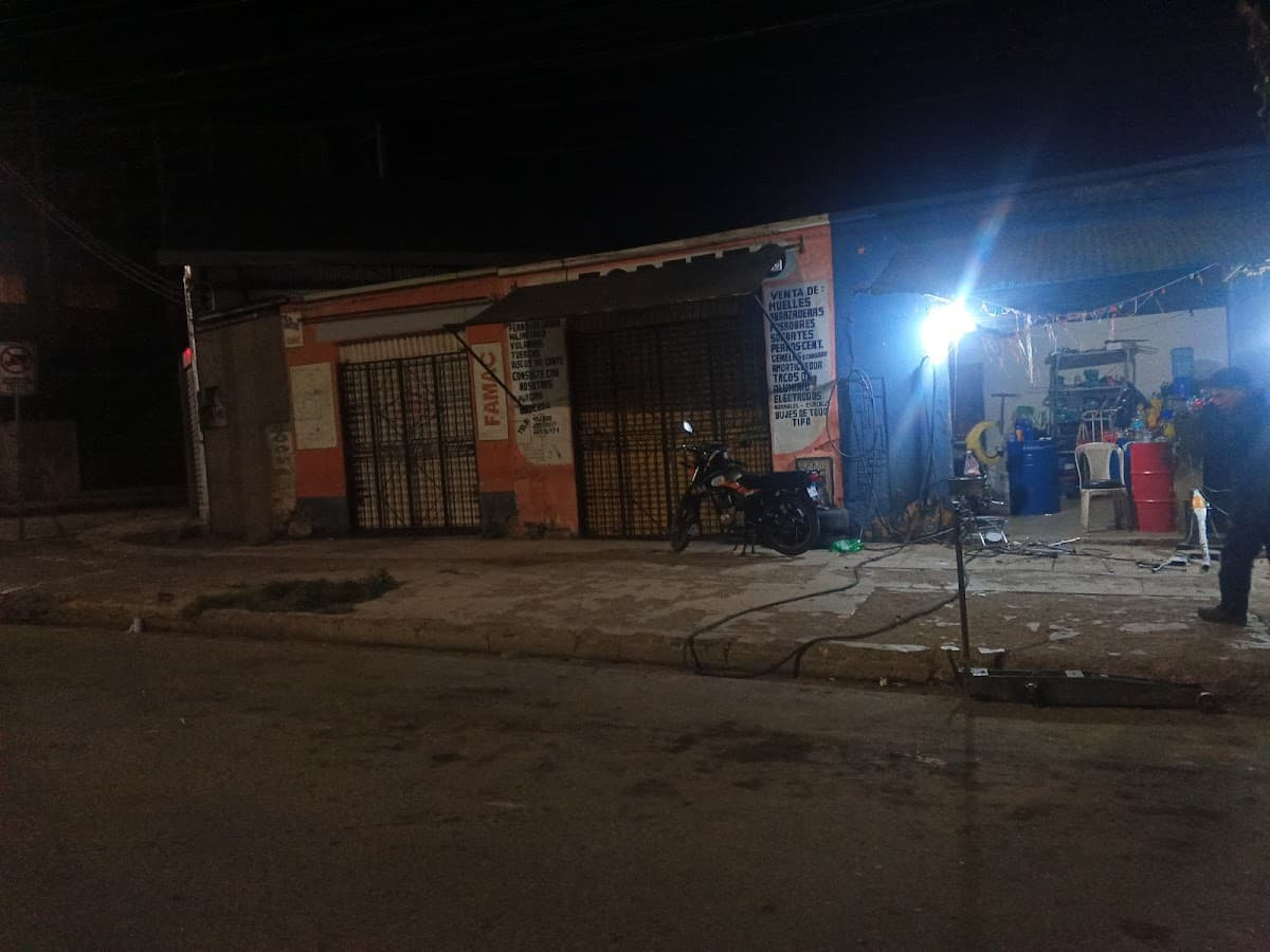 Gomería y lubricantes y cambio de aceite.EMILIO