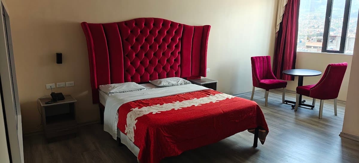 Hostal Kapital City — foto