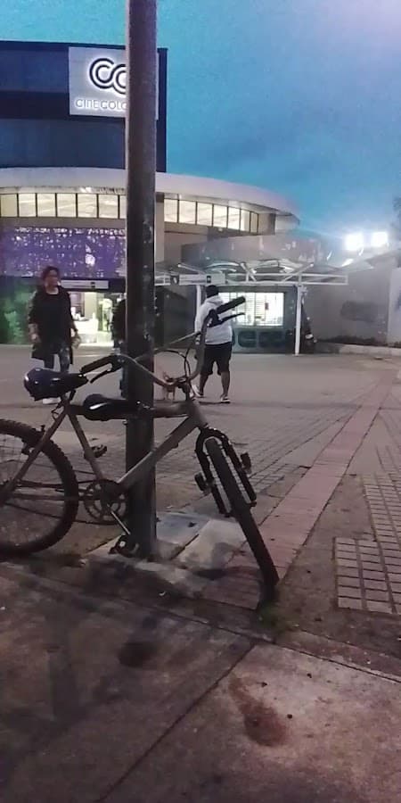 Centro Comercial Portal 80 — foto