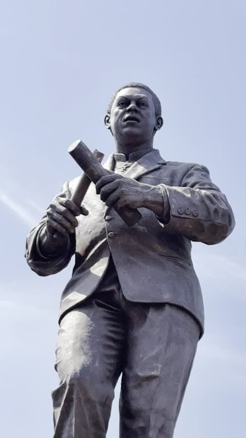 Estatua del Joe Arroyo — foto