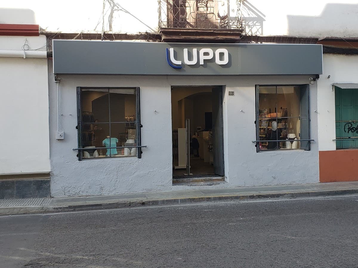 Lupo cochabamba comercial omas — foto