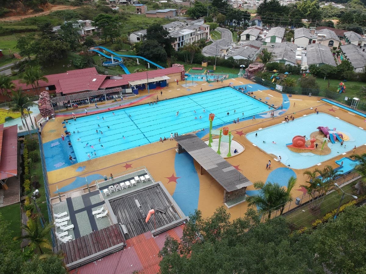 Centro Recreativo Guayacanes de COMFACAUCA — foto