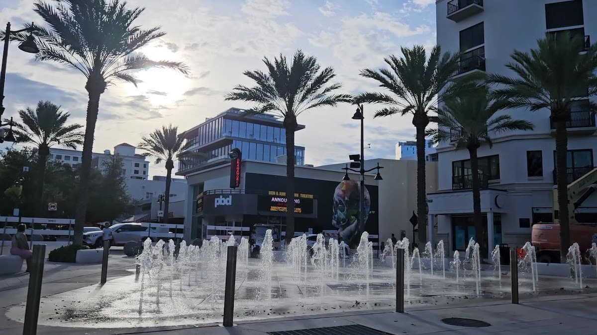 Nancy M. Graham Centennial Square — foto