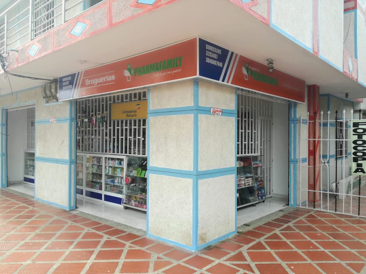 Drogueria La Farmy Plus — foto