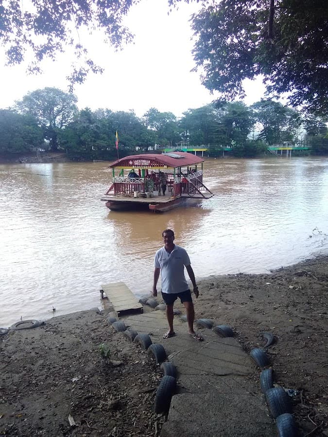 Parque Avenida Del Rio — foto