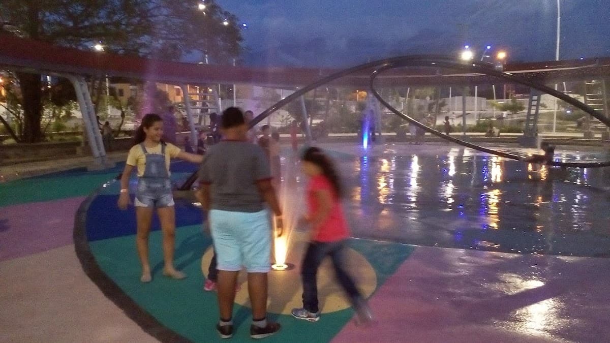 Parque Avenida Del Rio — foto