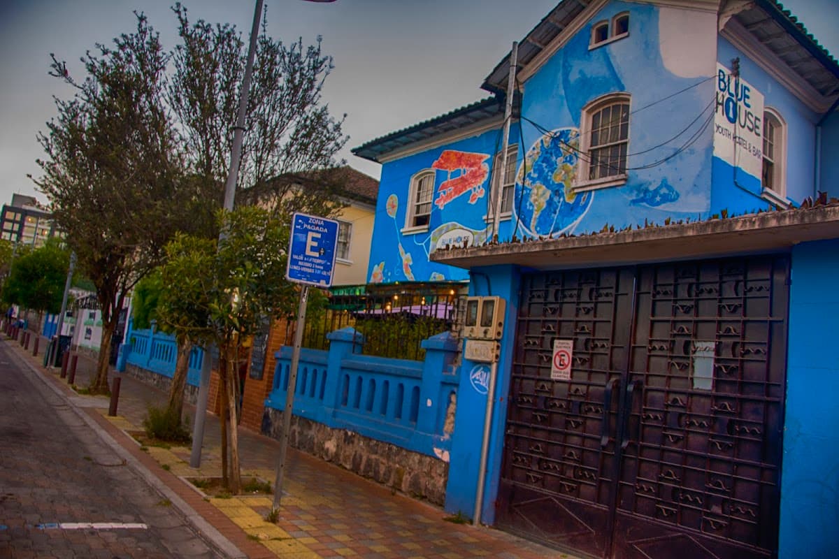 Blue House Youth Hostel — foto