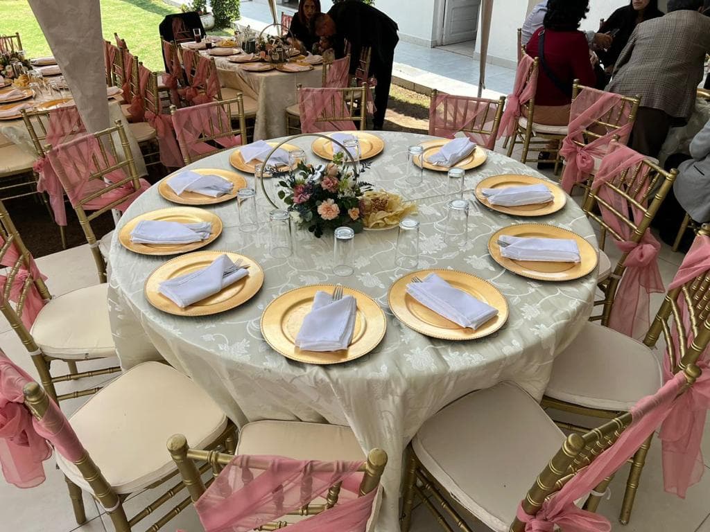 SALON LOS JARDINES — foto