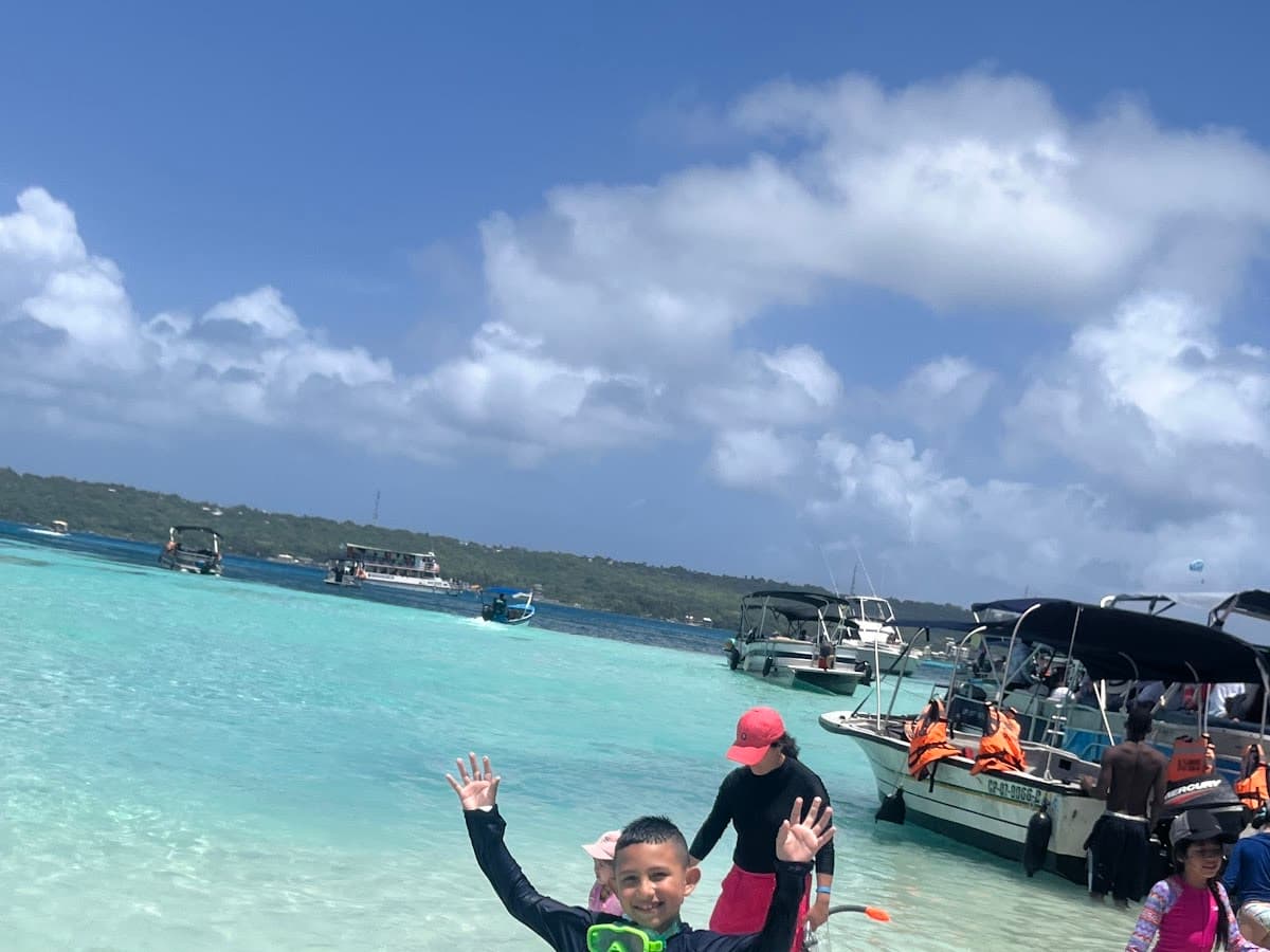 Turismo Nacional e Internacional - Bertha Ines Gomez — foto