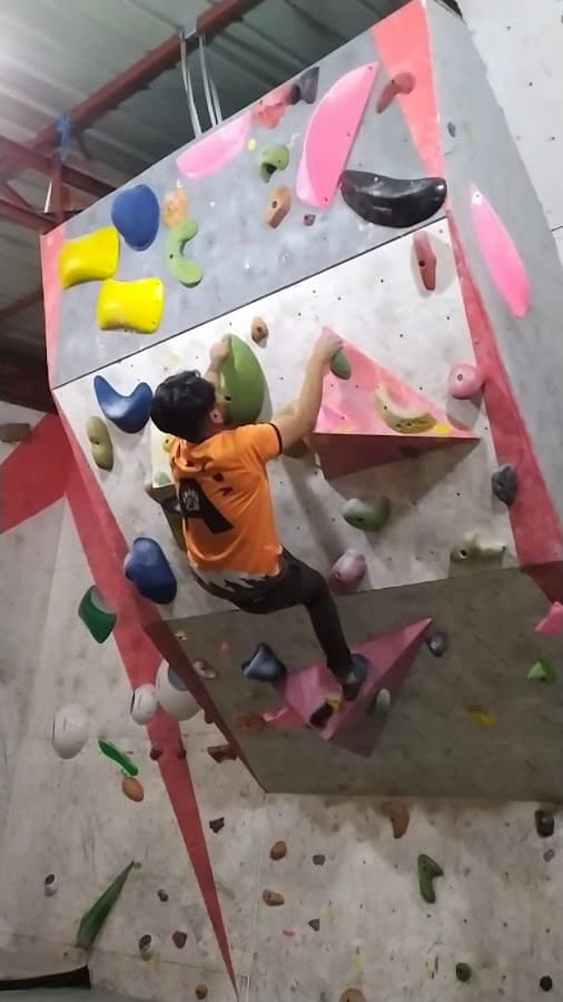 La Cueva Climbing Gym — foto