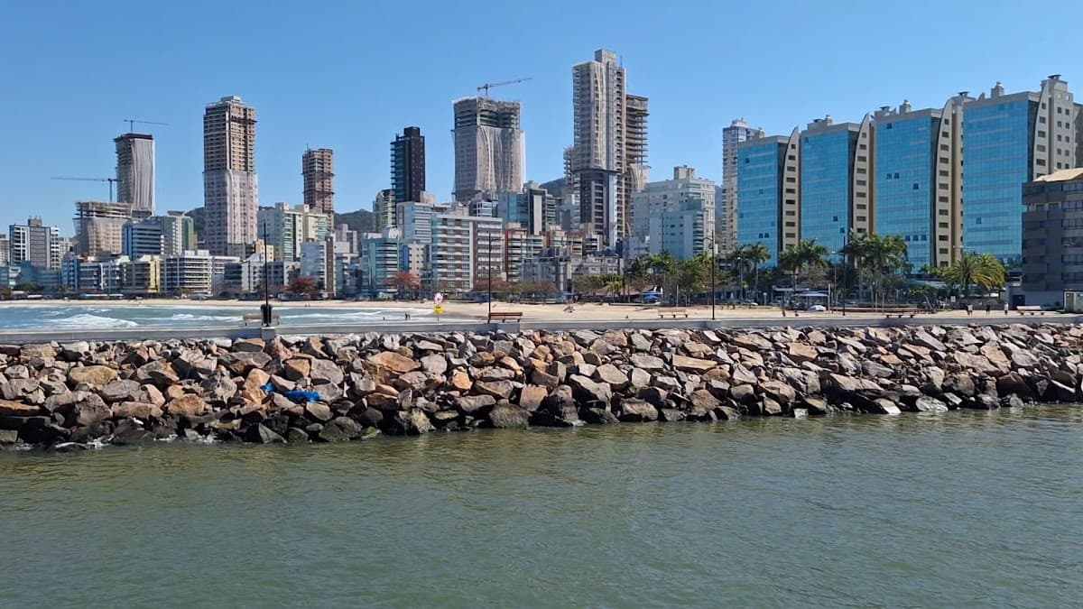 Molhe Norte de Itapema — foto