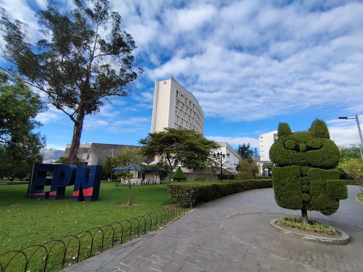 Centro de Educación Continua -EPN — foto