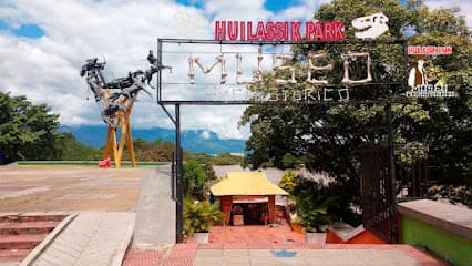 Museo Prehistórico Huilassik Park