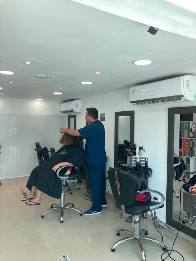 DEIBIS LOPERA SALOON SPA