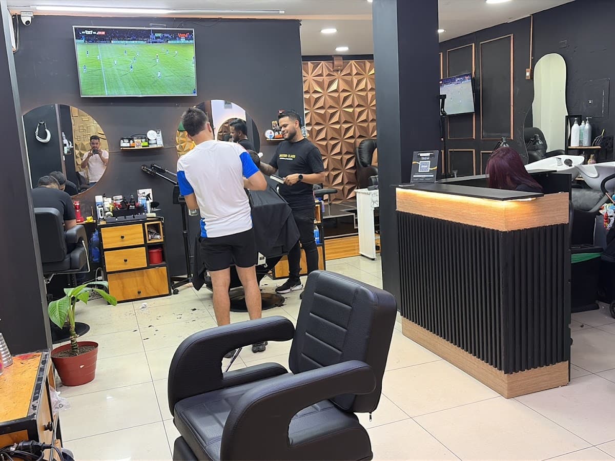 Master Class Peluquería, Barbería, spa de uñas — foto