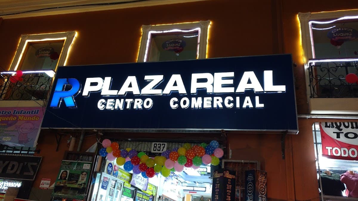 Centro Comercial Plaza Real
