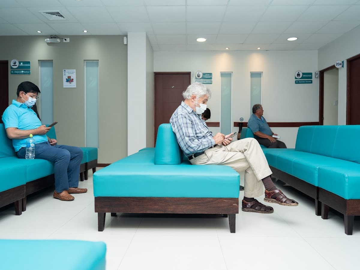 Centro Médico de Especialidades AYVI S.R.L — foto