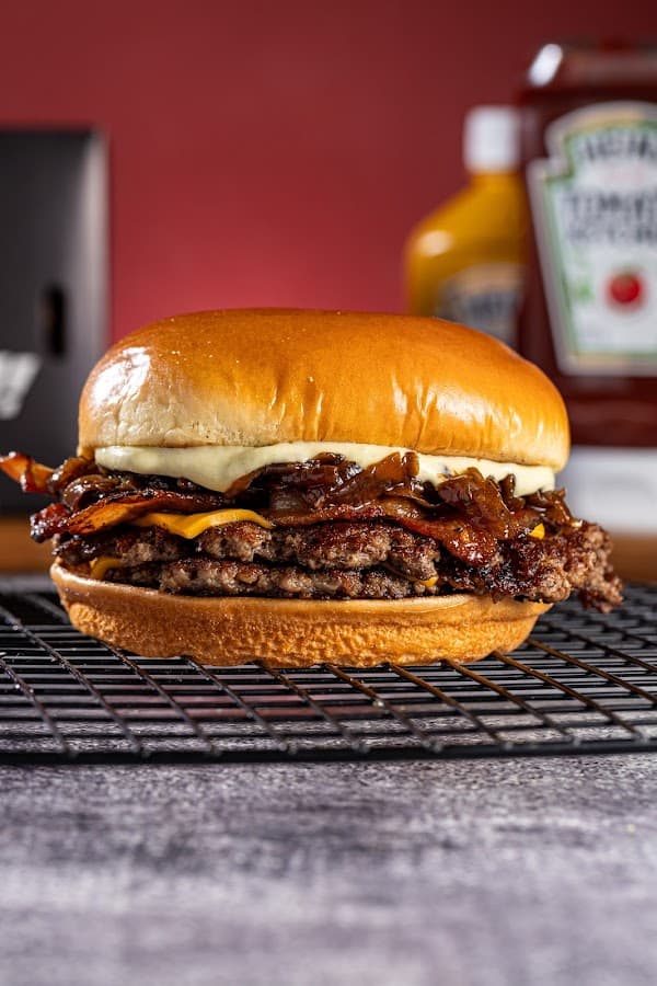 Dhuu Burger
